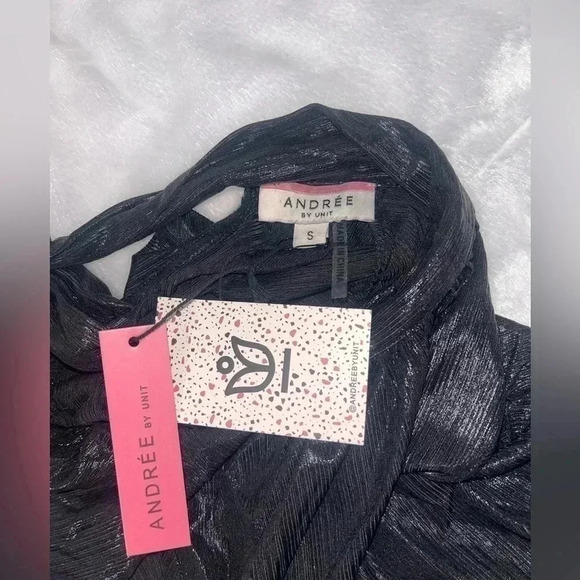 Andree by Unit Shining Star Blouse In Black - Picture 5 of 9